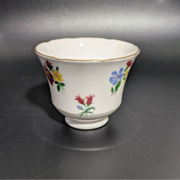 Vale Vintage Bone China Tea Cup England Floral Gold Trim Footed English China - Picture 5 of 9